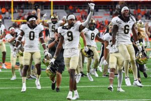 Perry’s TD Catch Keeps Deacons Undefeated