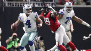 Reports: Falcons bring back veteran DE Clayborn