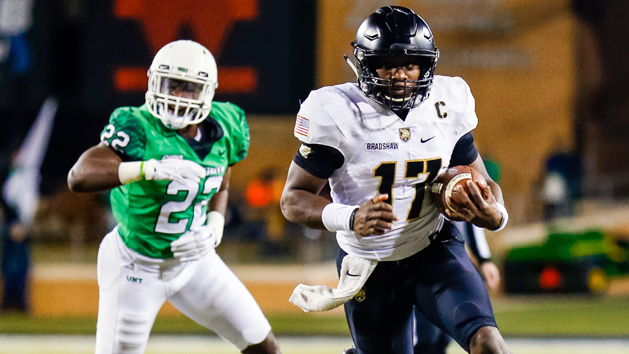 Nov 18, 2017; Denton, TX, USA; Army Black Knights quarterback Ahmad Bradshaw (17) carries the ball for a 15-yard touchdown against the North Texas Mean Green during the first half at Apogee Stadium. Photo Credit: Ray Carlin-USA TODAY Sports