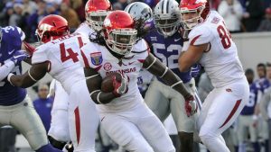 Arkansas uses size, physicality to blow out K-State