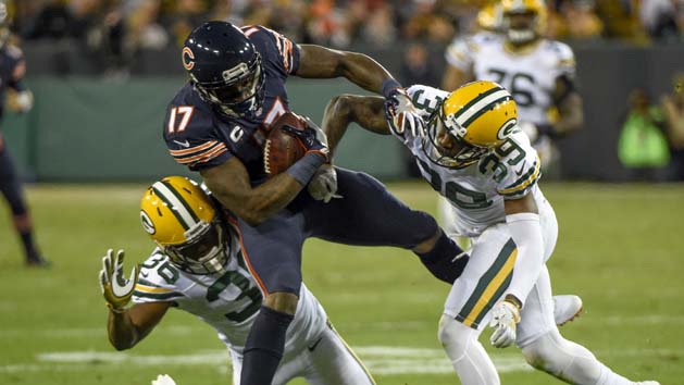 Oct 20, 2016; Green Bay, WI, USA; Wide receiver Alshon Jeffery (17) is not expected to be re-signed by the Bears. Photo Credit: Benny Sieu-USA TODAY Sports