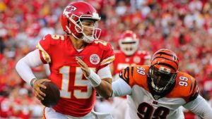 QBs headline Chiefs-Patriots showdown in KC