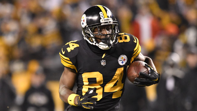 Dec 25, 2016; Pittsburgh, PA, USA; Pittsburgh Steelers wide receiver Antonio Brown (84) runs after making a catch during the fourth quarter of a game against the Baltimore Ravens at Heinz Field. Pittsburgh won 31-27. Photo Credit: Mark Konezny-USA TODAY Sports