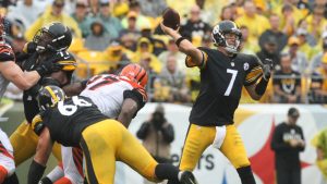 NFL Recaps: Pats win but lose QB, Pitt downs Bengals