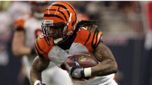 RB Scott remains with Bengals