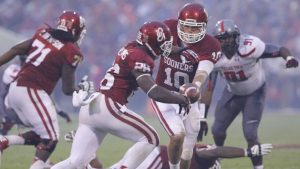 Big 12 Notes: Stoops likes fight in his young team