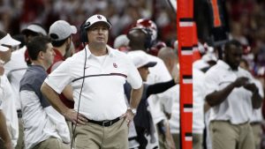 Stoops to retire as Oklahoma coach after 18 seasons