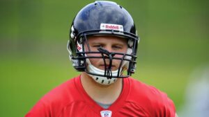 Falcons rookie FB Ewing out for season