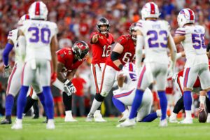 Eagles focused on stopping Brady in battle with Bucs