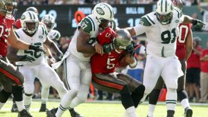 LB Pace stays with Jets