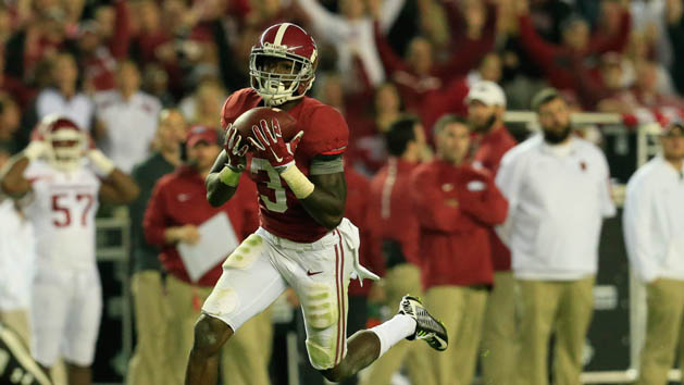 Oct 10, 2015; Tuscaloosa, AL, USA; Alabama Crimson Tide wide receiver Calvin Ridley (3) catches a touchdown pass against the Arkansas Razorbacks at Bryant-Denny Stadium. Mandatory Credit: Marvin Gentry-USA TODAY Sports