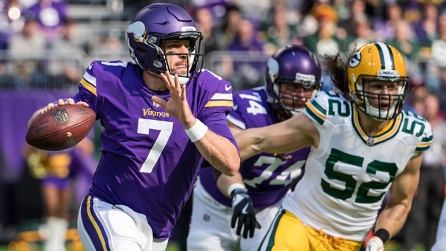 Oct 15, 2017; Minneapolis, MN, USA; Minnesota Vikings quarterback Case Keenum (7) looks to throw the ball during the first quarter against Green Bay Packers at U.S. Bank Stadium. Photo Credit: Brace Hemmelgarn-USA TODAY Sports