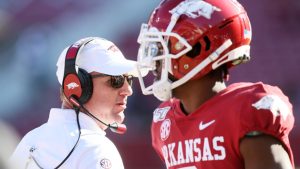 Auburn adds ex-Arkansas head man Morris as OC