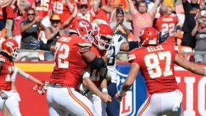 NFL Recaps: Raiders, Chiefs win in wild comebacks