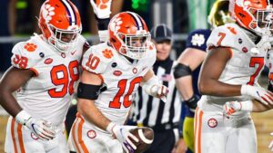 Notre Dame still behind Clemson in CFP odds