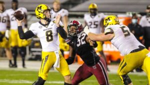 Missouri Holds On To Defeat Gamecocks 17-10