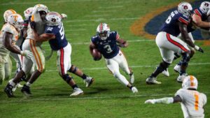 Auburn, Tennessee … Two Ships Passing in the Night