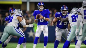 Giants bench Eli, name rookie Jones as starting QB