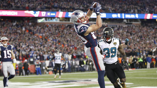 Jan 21, 2018; Foxborough, MA, USA; New England Patriots wide receiver Danny Amendola (80) catches a touchdown pass ahead of Jacksonville Jaguars free safety Tashaun Gipson (39) during the fourth quarter in the AFC Championship Game at Gillette Stadium. Photo Credit: Greg M. Cooper-USA TODAY Sports