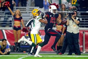 Report: Cards’ Hopkins (knee) out for rest of season