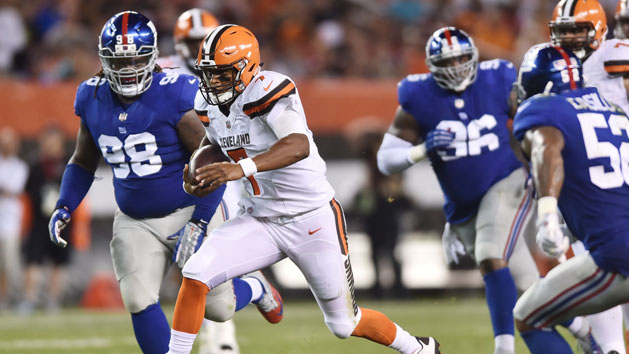 Aug 21, 2017; Cleveland, OH, USA; Cleveland Browns quarterback DeShone Kizer (7) runs with the ball as New York Giants defensive tackle Damon Harrison (98) chases during the first half at FirstEnergy Stadium. Photo Credit: Ken Blaze-USA TODAY Sports