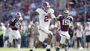 No. 10 Alabama dominates A&M behind D, Henry