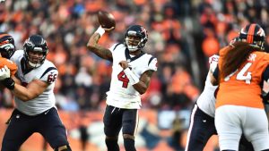 Texans hold on for 6th straight win, beat Broncos