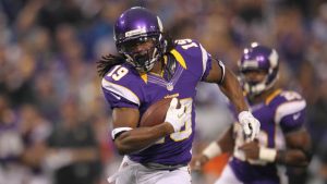 Bears release Rodriguez, sign FB Fiammetta, Aromashodu