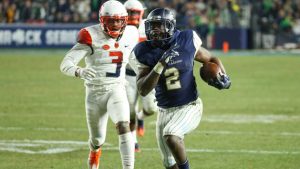 No. 3 Notre Dame renews rivalry with struggling USC