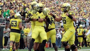 Pac-12 Notes: Conference flexes some muscle