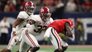 Alabama LB Moses out for year with torn ACL