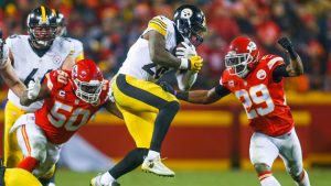 Chiefs S Berry practices for first time this season