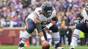 Bears C Grasu out for season with torn ACL