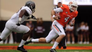 Oklahoma State QB Walsh has surgery