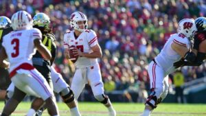 Illini, No. 14 Badgers set to kick off Big Ten campaign