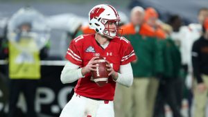 Coan to start at QB for Wisconsin