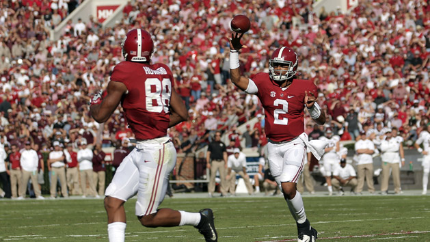 Oct 22, 2016; Tuscaloosa, AL, USA; Alabama Crimson Tide quarterback Jalen Hurts (2) passes the football to Alabama Crimson Tide tight end O.J. Howard (88) against Texas A&M at Bryant-Denny Stadium. Photo Credit: Marvin Gentry-USA TODAY Sports