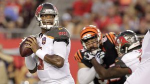 Winston, Martin leads Buccaneers to 25-11 win