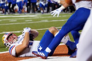 Unlikely Receiver Gets Unlikely Win for Kansas