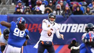 Bears make commitment sticking with Cutler