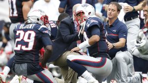 NFL Notebook: Patriots’ Garoppolo injures shoulder