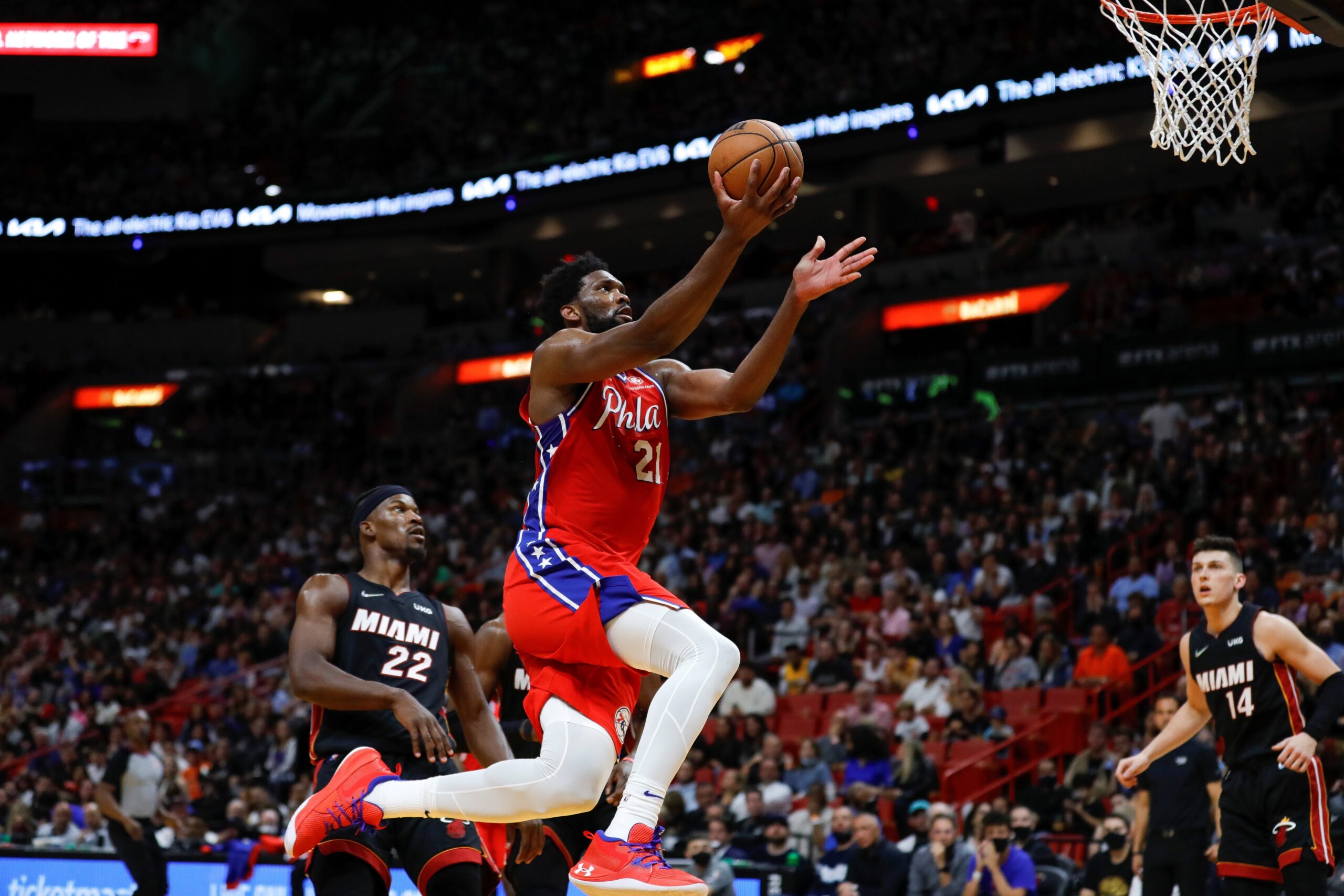 Bucks, 76ers meet in key matchup