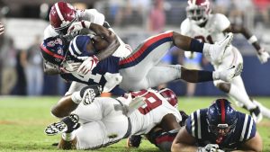 Bama RB Sanders out for year; LB McMillon injured