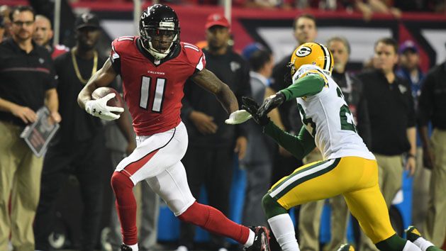 Jan 22, 2017; Atlanta, GA, USA; Atlanta Falcons wide receiver Julio Jones (11) runs for a touchdown against Green Bay Packers cornerback Damarious Randall (23) during the third quarter in the 2017 NFC Championship Game at the Georgia Dome. Photo Credit: John David Mercer-USA TODAY Sports