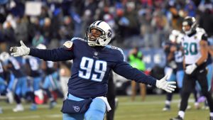 Broncos acquire DT Casey from Titans