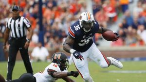 Auburn RB Pettway out with fractured scapula