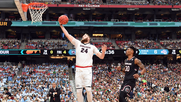 Apr 1, 2017; Glendale, AZ, USA; Gonzaga Bulldogs center Przemek Karnowski (24) collects a pass during the first half South Carolina Gamecocks forward Chris Silva (30) during the first half in the semifinals of the 2017 NCAA Men's Final Four at University of Phoenix Stadium. Photo Credit: Robert Deutsch-USA TODAY Sports