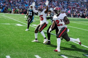 Grayson, Vaughn, D Take Bucs to NFC South Crown
