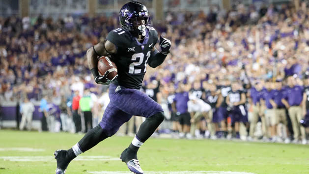 Nov 4, 2017; Fort Worth, TX, USA; TCU Horned Frogs running back Kyle Hicks (21) rushes for a touchdown during the game against the Texas Longhorns at Amon G. Carter Stadium. Photo Credit: Andrew Dieb-USA TODAY Sports