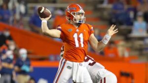 Passers in spotlight as OU, UF collide in Cotton Bowl